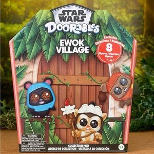 New Star Wars™ Doorables Ewok Village Collection Peek